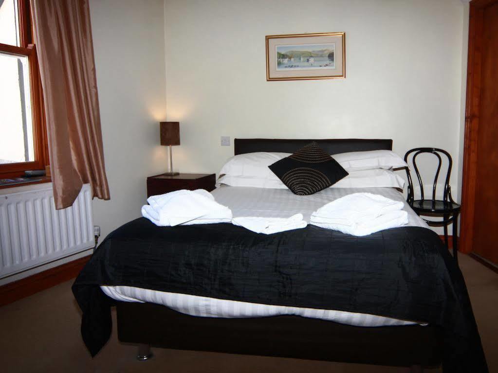 Churchills Inn & Rooms Bowness-on-Windermere Exteriör bild